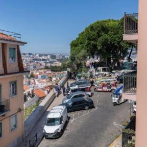 LovelyStay - Sunshine Residence in the Heart of Graça Lisbon 