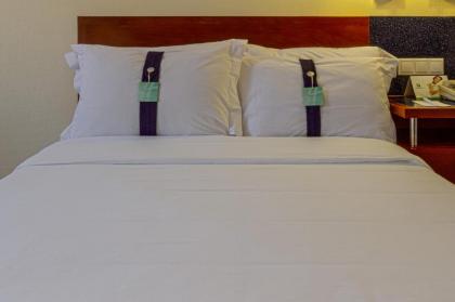 Holiday Inn Lisbon - image 3