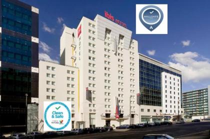 Hotel ibis Lisboa Jose Malhoa - image 1