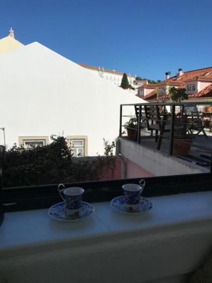 Alfama Patio Apartments - image 9