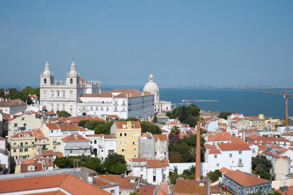 Castle Lisbon Typical - main image