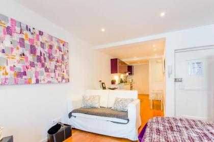 Lisbon Core Apartments In Bairro Alto Chiado - image 4