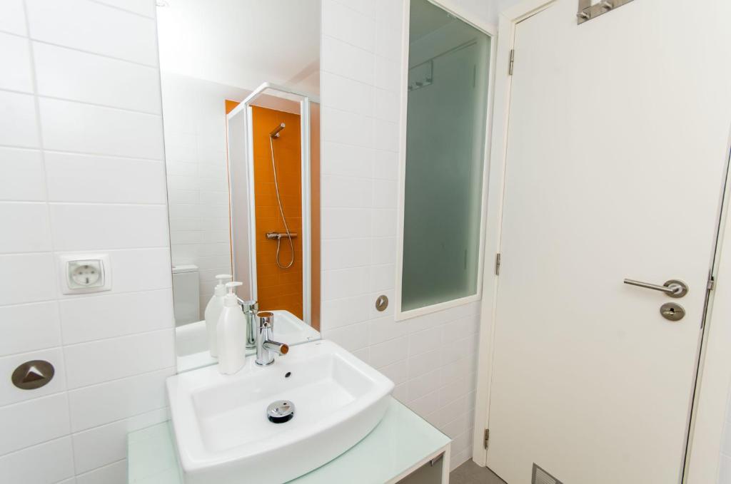 Lisbon Core Apartments In Bairro Alto Chiado - image 6