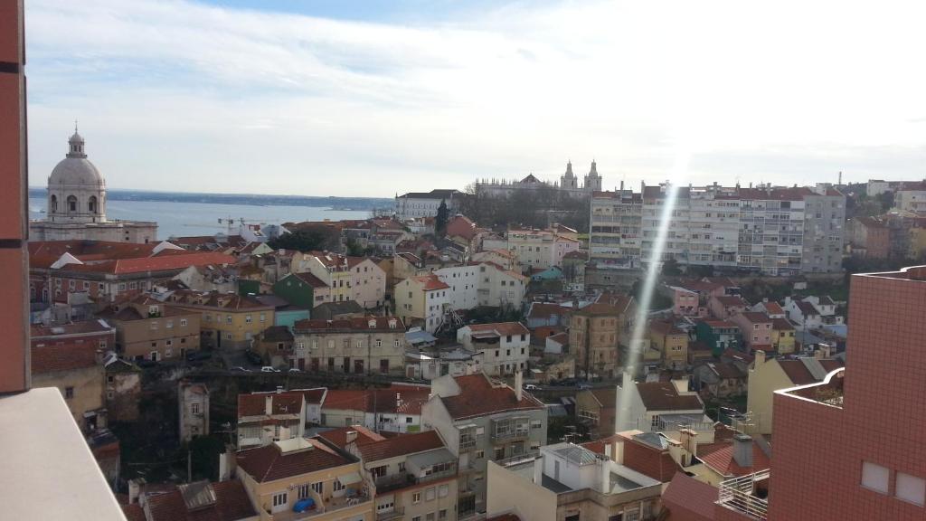 Lisbon Balcony Penthouse 15th Floor - main image