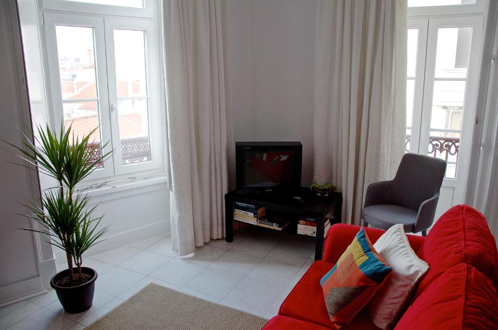 Chiado Lisbon Apartment - image 3