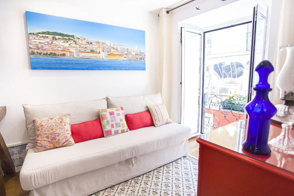 Typical Bairro Alto Apartment Lisbon - image 6