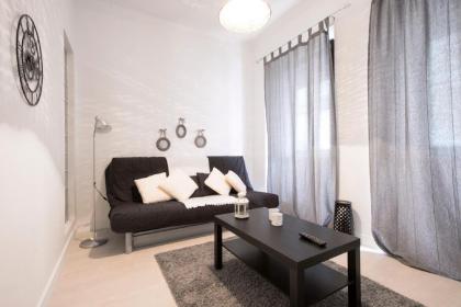 Trendy Alcantara Apartment - image 16