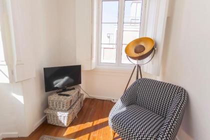 LovelyStay - Cosy Bairro Alto Duplex - image 13