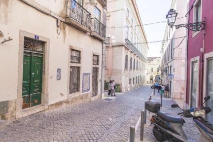 LovelyStay - Cosy Bairro Alto Duplex - image 17