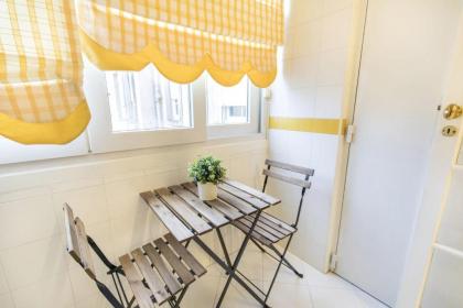 LovelyStay - Campo Pequeno Charming Apartment - image 13