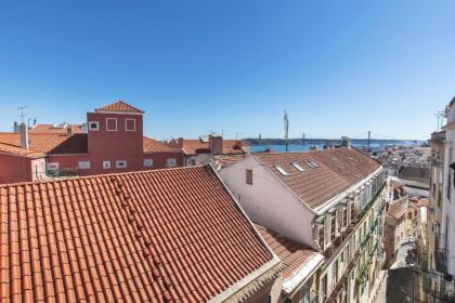 LovelyStay - Luxury Oasis in Bairro Alto - image 14