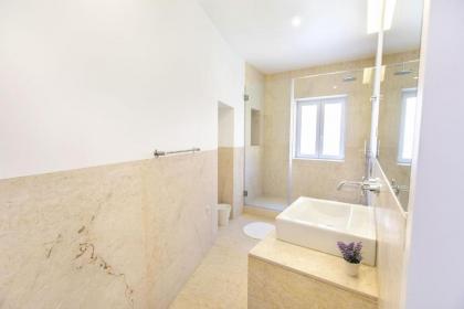 LovelyStay - Luxury Oasis in Bairro Alto - image 18