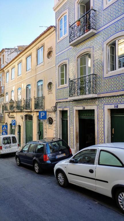 Bairro Alto Bronze of Art Apartments - image 5