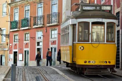 Bairro Alto Bronze of Art Apartments - image 8