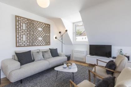 LovelyStay - Penthouse on The Tagus in Alfama - image 17