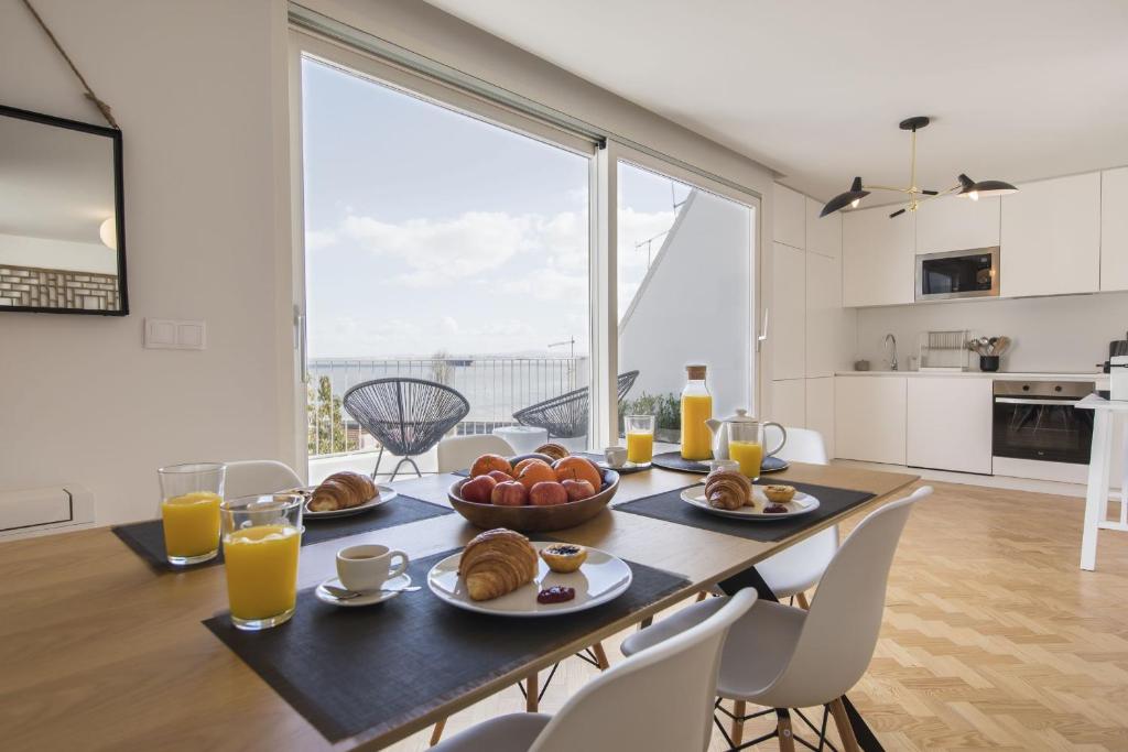 LovelyStay - Penthouse on The Tagus in Alfama - image 2