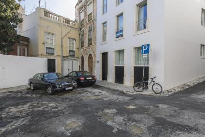 LovelyStay - Penthouse on The Tagus in Alfama - image 5