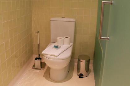 LovelyStay - Chiado 3Bedroom Wonder - image 18