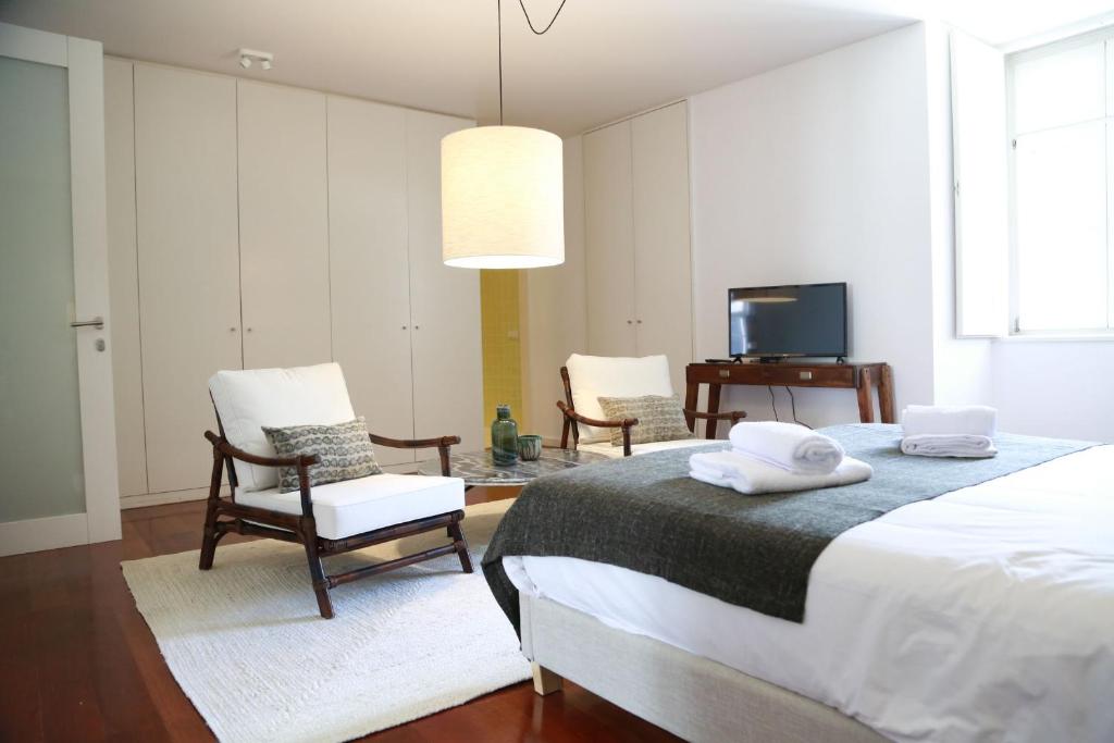 LovelyStay - Chiado 3Bedroom Wonder - image 4