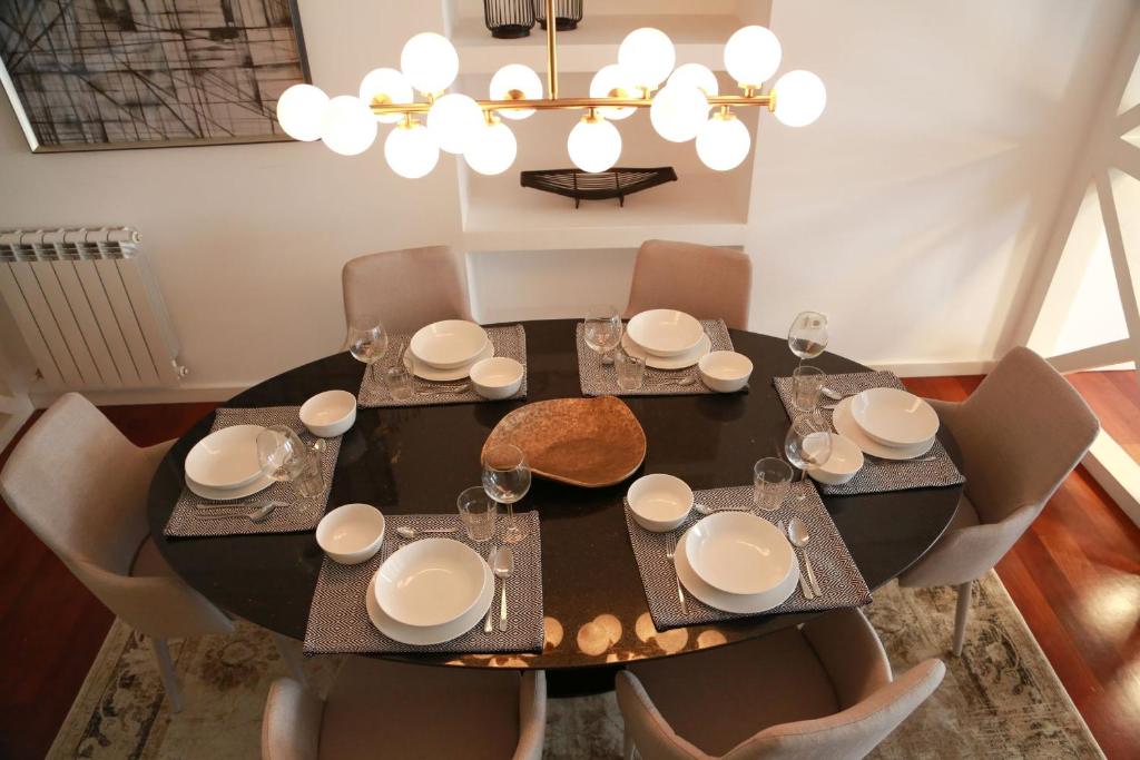 LovelyStay - Chiado 3Bedroom Wonder - image 5