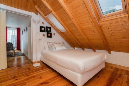 Authentic Attic with balcony in Bairro Alto - image 1