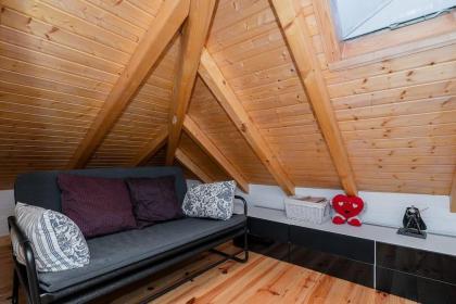 Authentic Attic with balcony in Bairro Alto - image 13