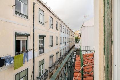 Authentic Attic with balcony in Bairro Alto - image 18