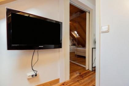 Authentic Attic with balcony in Bairro Alto - image 2