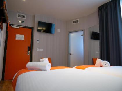 easyHotel Lisbon - image 11