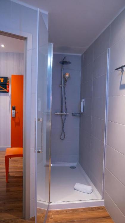 easyHotel Lisbon - image 9