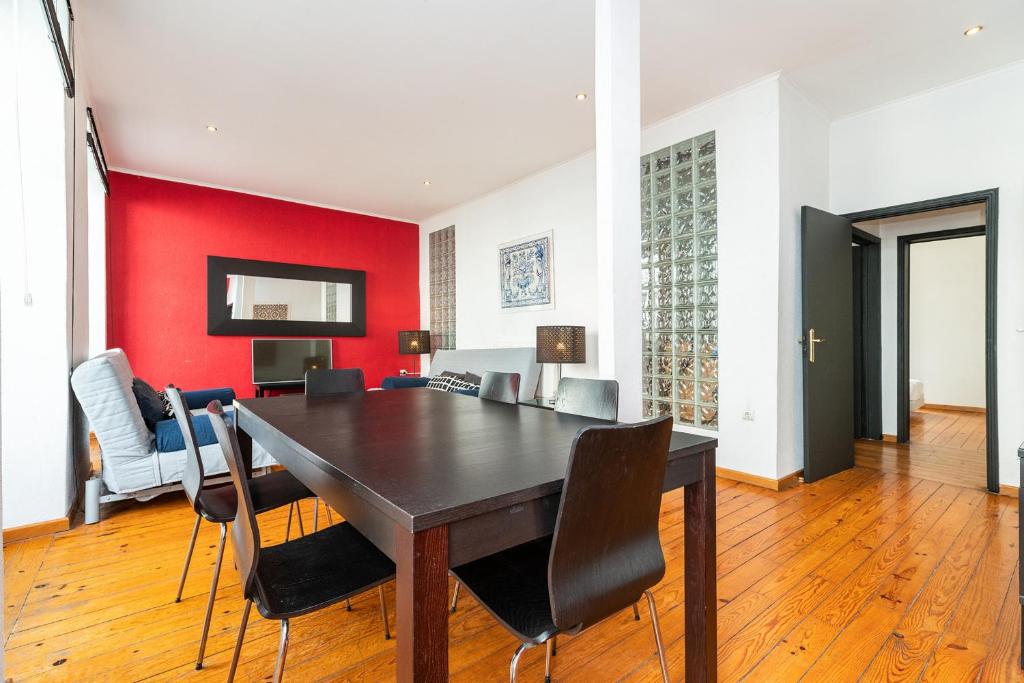 Cosy Flat sleeps 6 in the heart of Baixa - main image