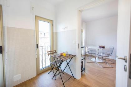 Worldly welcoming flat in Campo Pequeno - image 15