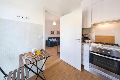 Worldly welcoming flat in Campo Pequeno - image 2