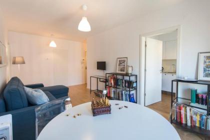 Worldly welcoming flat in Campo Pequeno - image 4