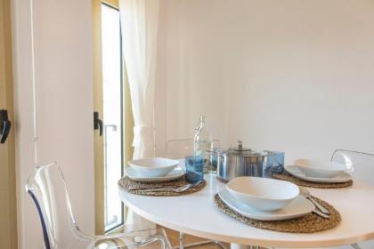 Worldly welcoming flat in Campo Pequeno - image 5