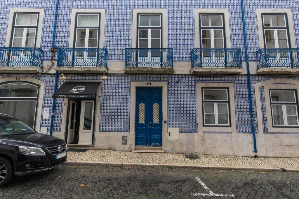 LovelyStay - Cozy Duplex Home in Alfama - image 5