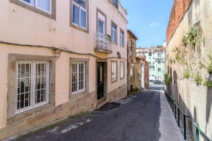 Elegant Apartment with Private Terrace in Chiado - image 7