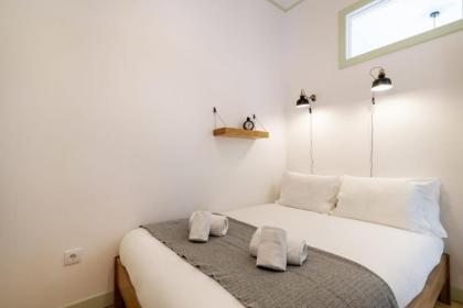 Contemporary 2-Bdr Apartment in Central Lisbon - image 19