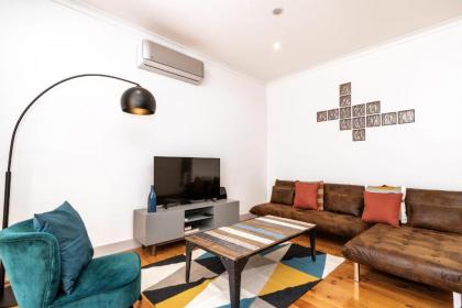 Sunny 3-Bdr Family Apartment in Central Lisbon - image 15