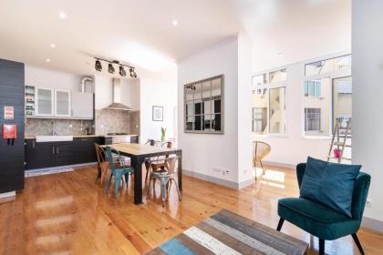 Sunny 3-Bdr Family Apartment in Central Lisbon - image 20