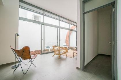 The Alfama Luxury 3 BDR Loft  Patio - image 3