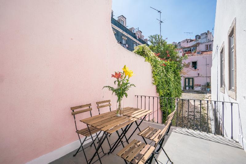 The Alfama Luxury 2 BR Loft  Terrace  Patio - image 4