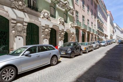 Spacious 1 Bed Apt Sleeps 4 nr Baixa - image 15