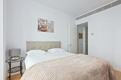 Spacious 1 Bed Apt Sleeps 4 nr Baixa - image 16