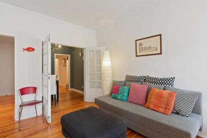 Stunning 1 Bed Apt Sleeps 3 nr Alfama - image 19