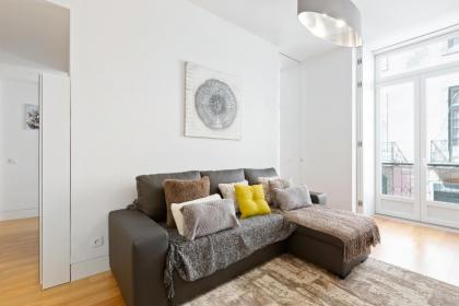 Spacious 1 Bed Apt Sleeps 4 nr Baixa - image 11