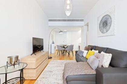 Spacious 1 Bed Apt Sleeps 4 nr Baixa - image 20