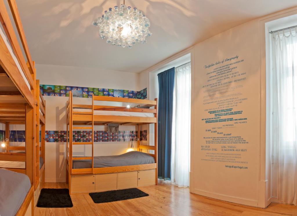 Living Lounge Hostel - image 5