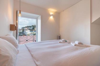 LovelyStay - Lisbon Home With Castle View - image 18