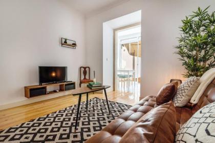 1bd Industrial-Styled Home in Lisbon by GuestReady - image 17